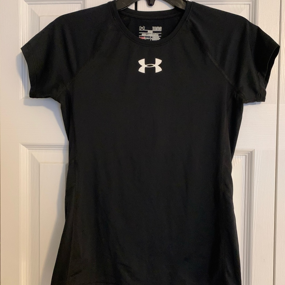 Black under armor shirt